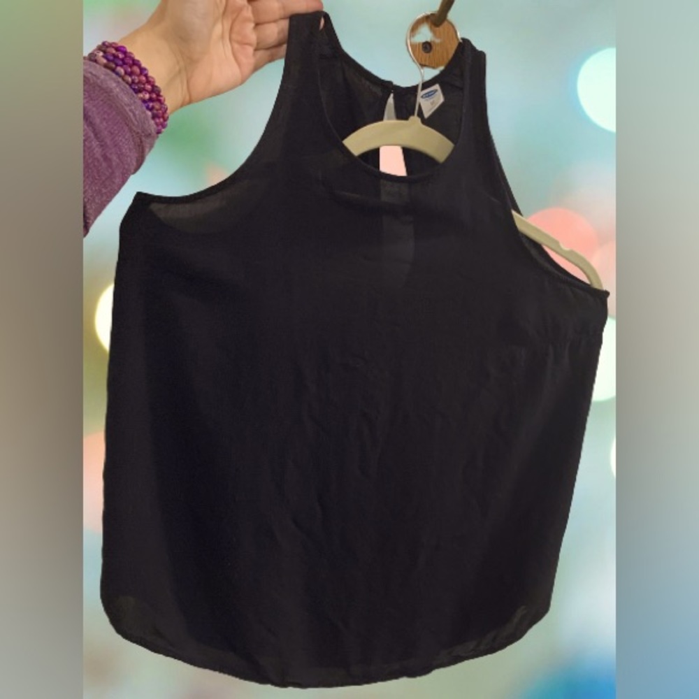 size extra small Old Navy black tank top with keyhole back with button closure
